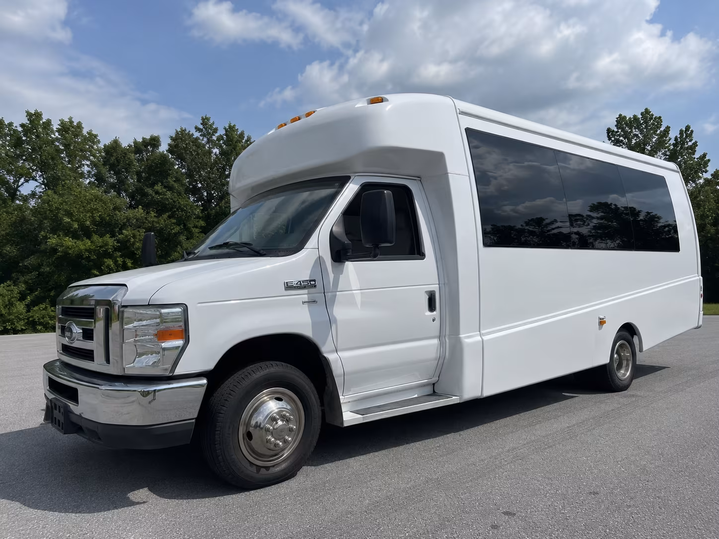 Knoxville Winery Tour & Pub Crawl Transportation